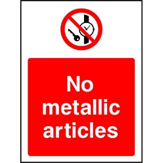 Picture of "No Metallic Articles" Sign 